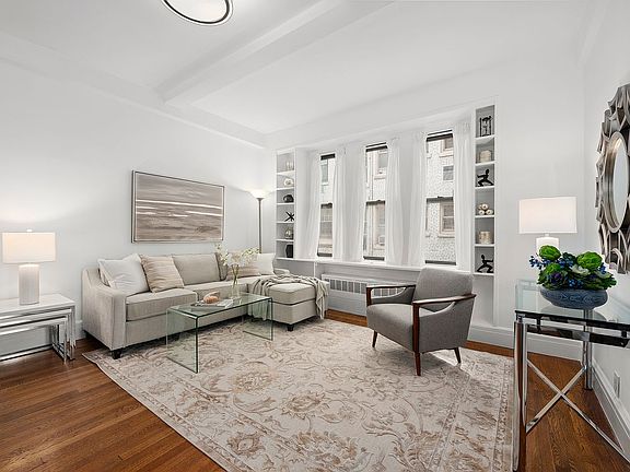 4th image of 157 E 72nd St APT 10A