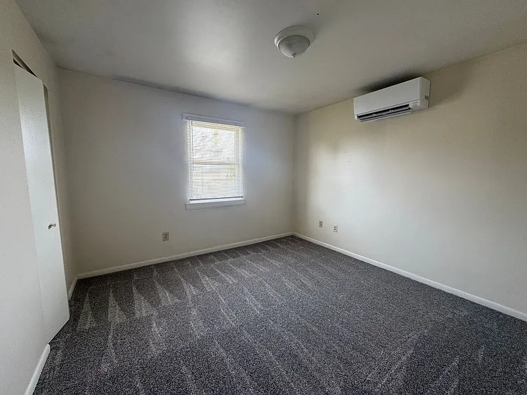 423 S Main St — Photo 7