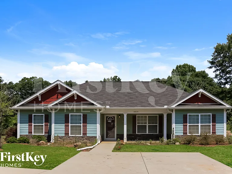 8409 Military Way — Photo 1