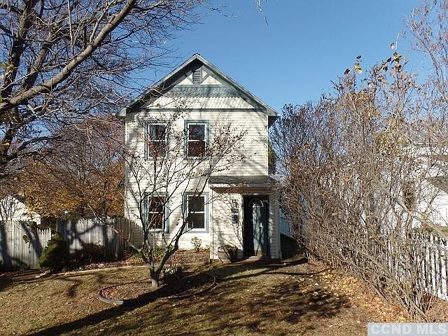 1st image of 17 Columbia Ave