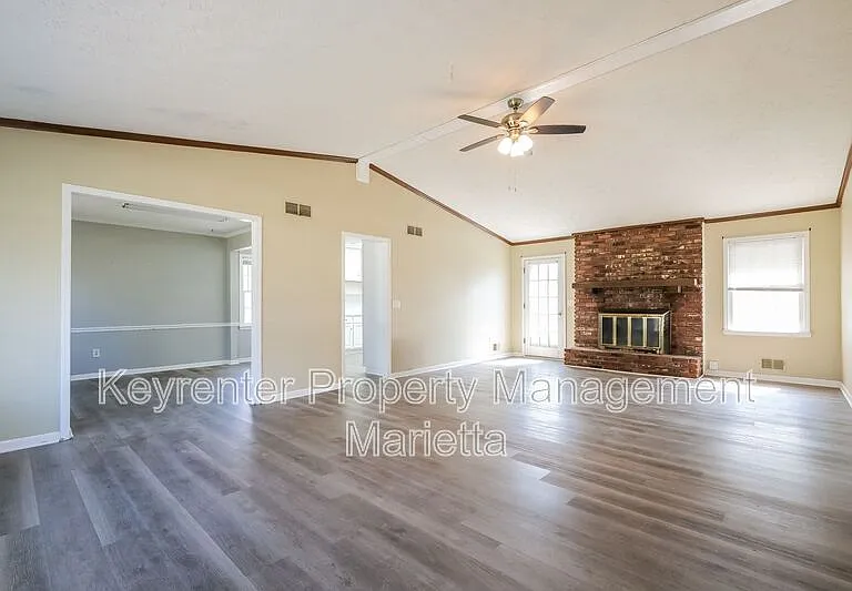 480 Debra Dr — Photo 6