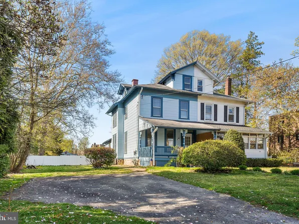 28 S Wyoming Ave, Ardmore, PA 19003