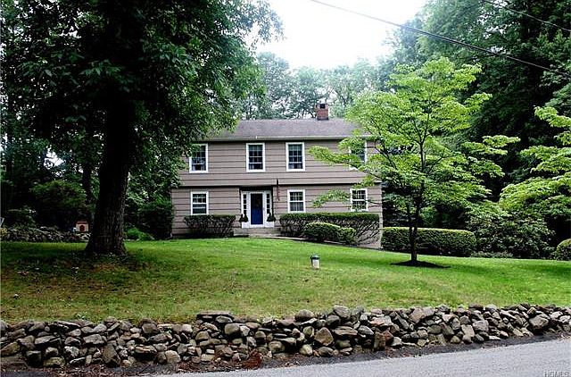 1st image of 5 Pepperidge Dr