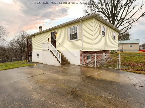 2136 Breezy Dr, Charleston, WV 25311