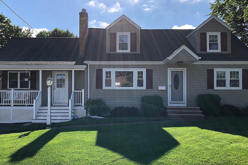 2nd image of 12 Darby St