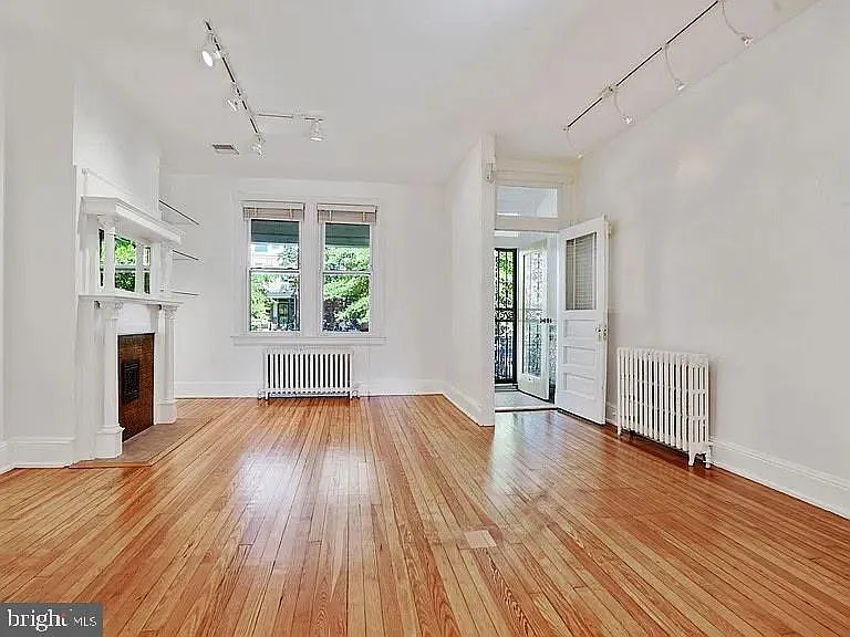 426 Shepherd St NW — Photo 2