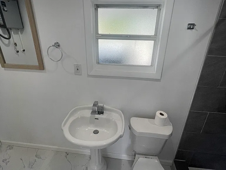 1208 Elinore Dr — Photo 7