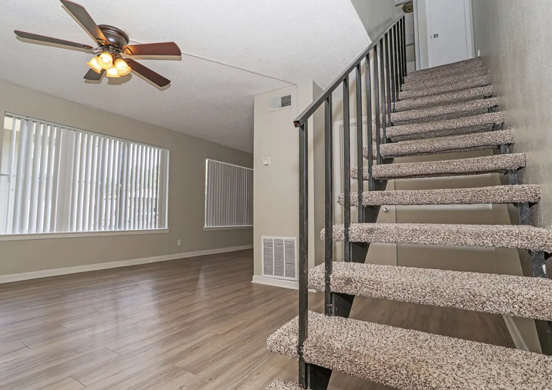 Misty Hollows Apartments — Photo 1