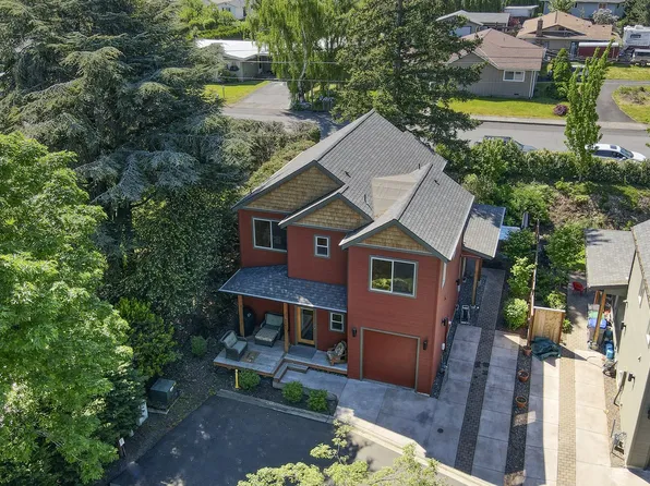 2165 Salmon Ln, Hood River, OR 97031