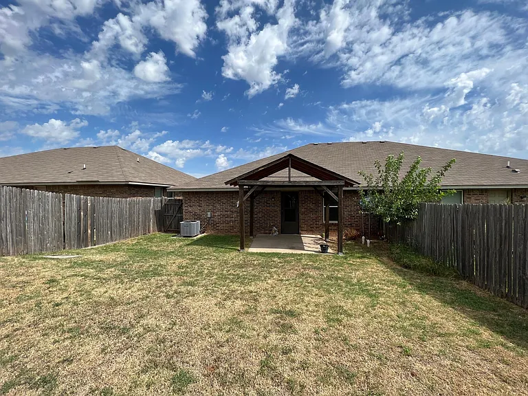 11810 SW 15th Way — Photo 13
