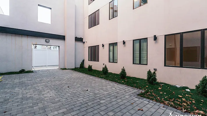 Rented by Nooklyn NYC LLC | media 11