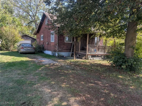 852 15th St NW, Massillon, OH 44647