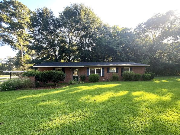 4693 Twin Oak Dr