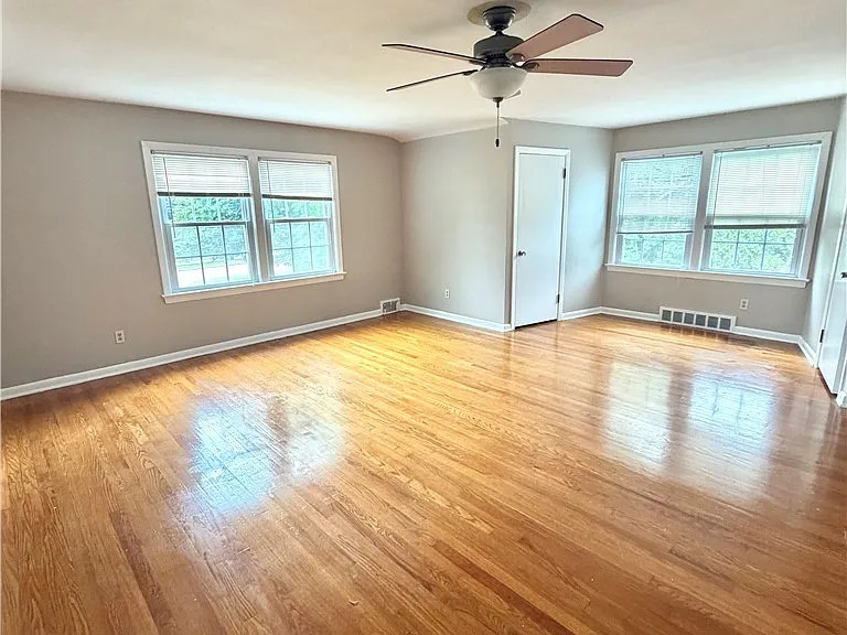 28175 Shaker Blvd — Photo 6