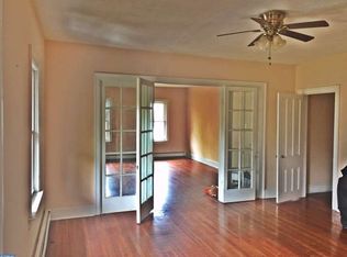705 Crown St APT 3B, Morrisville, PA 19067