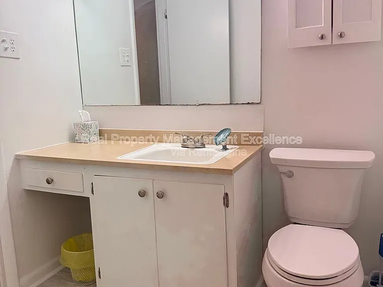 120 E Rowan St — Photo 36