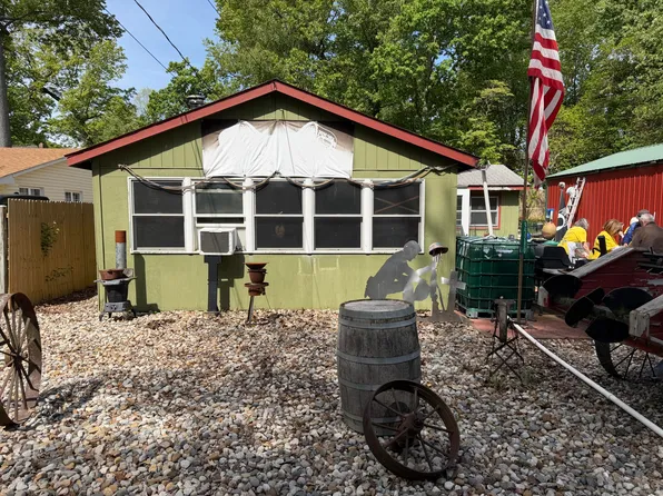 95280 Center Ave, Dowagiac, MI 49047