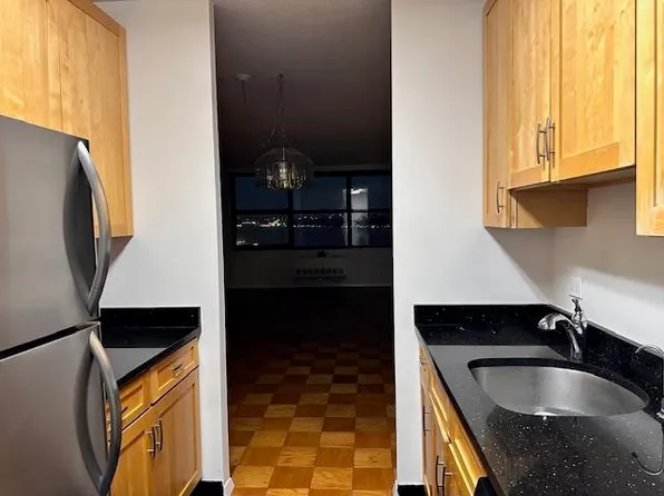 7002 Blvd East image 10 of 42