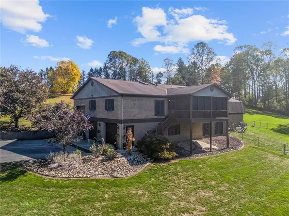 1021 Greggerson Rd, Irwin, PA 15642