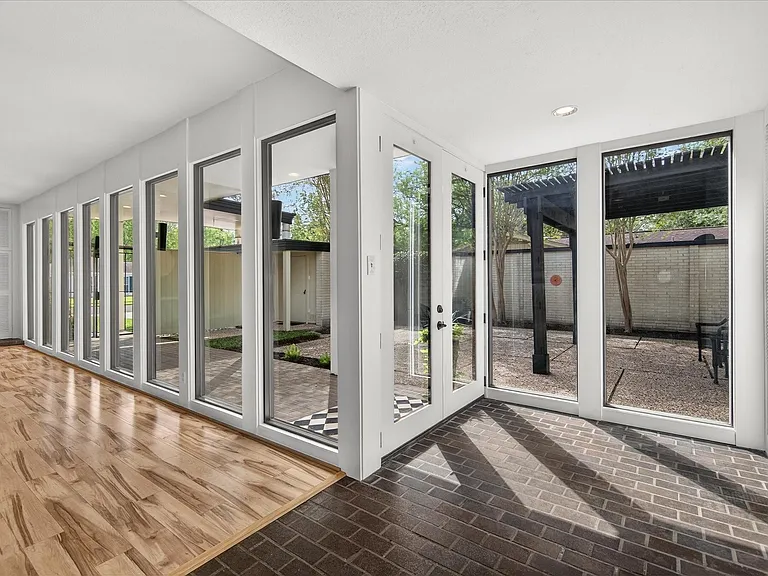 147 Valley Dr — Photo 9