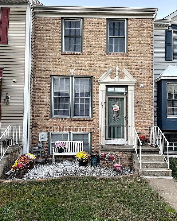 1st image of 117 Armerina Dr