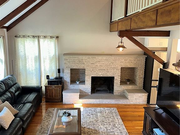 5th image of 4766 Saint Paul Blvd