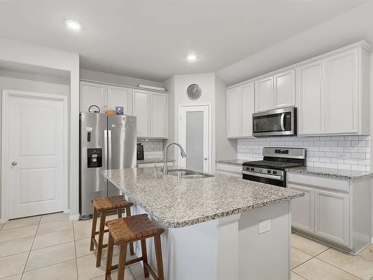 21403 Bluebonnet Cove Ct — Photo 3