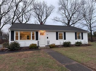 435 Elmwood Dr, Windsor Locks, CT 06096