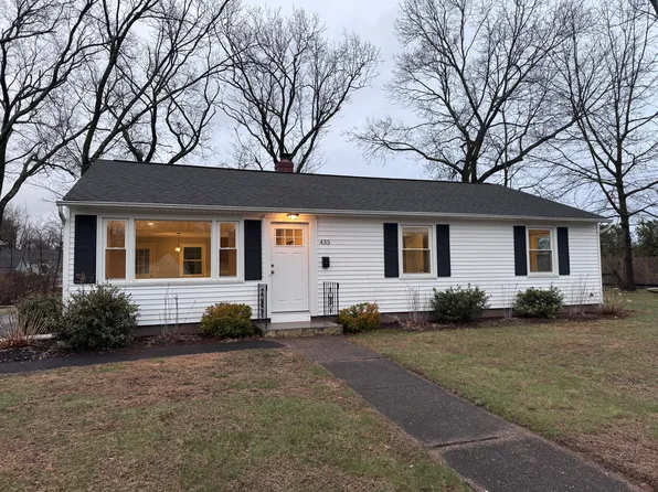 435 Elmwood Dr, Windsor Locks, CT 06096