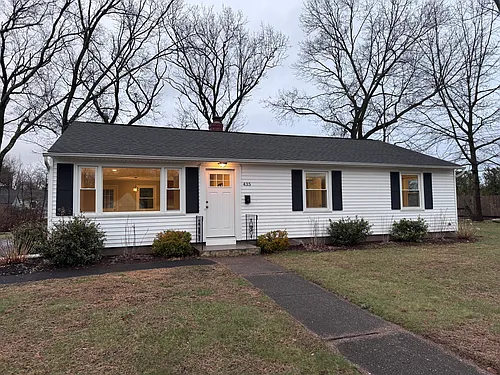 435 Elmwood Dr Photo 1