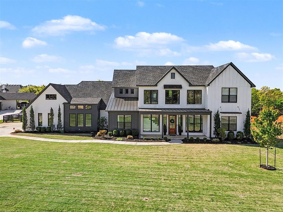 1st image of 460 Old Farm Rd