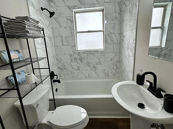 3rd image of 2720 Chesterfield Ave