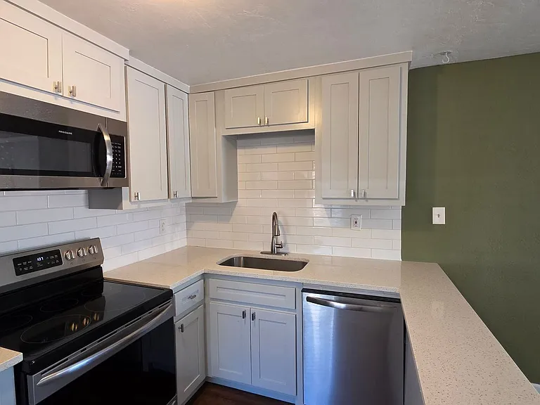 2816 N Walker Ave — Photo 7