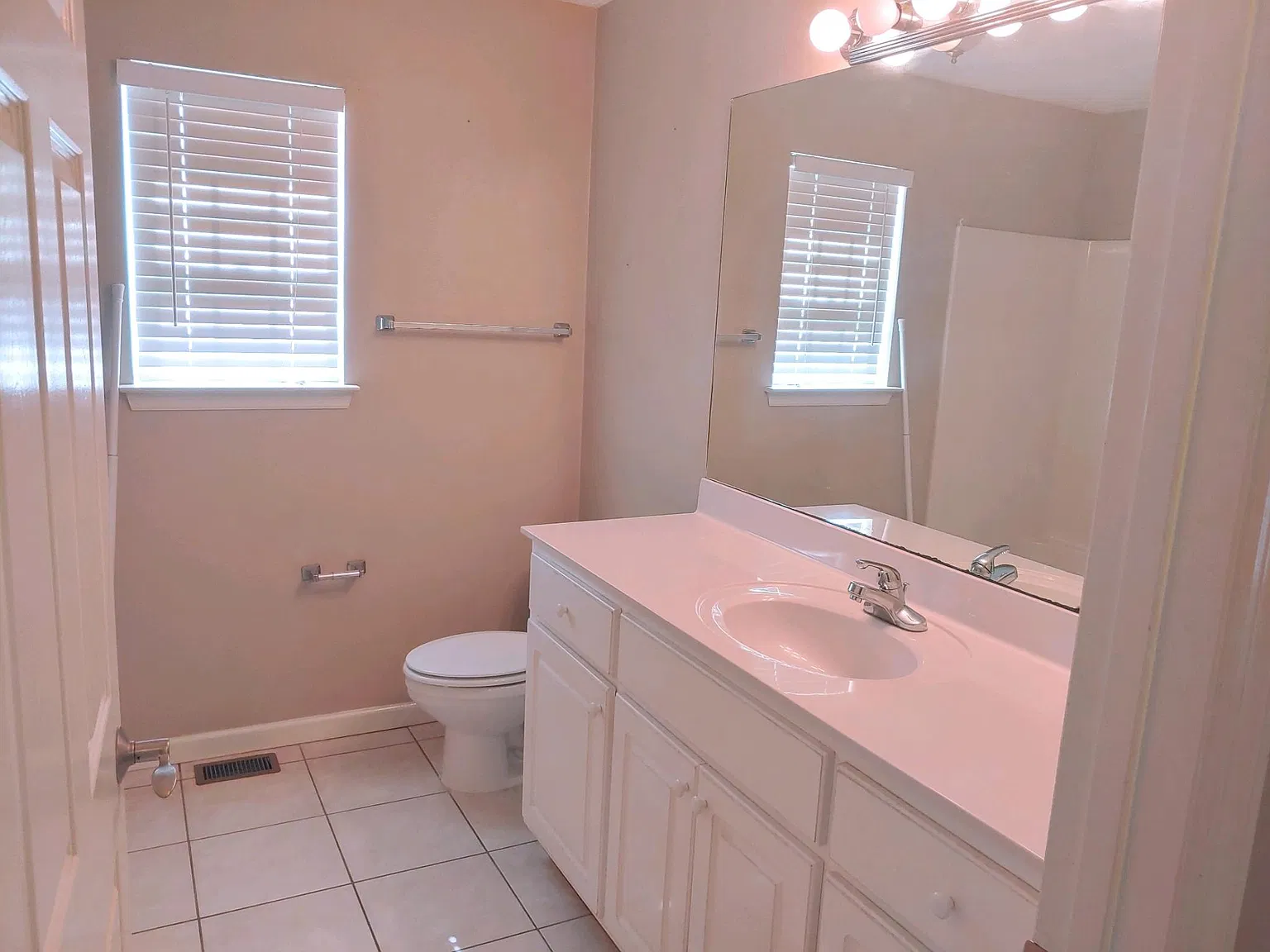 6222 Sunset Dr — Photo 4