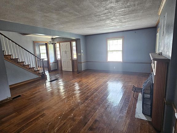 4th image of 1225 Belmont Blvd