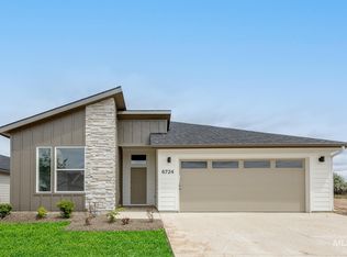6724 W Plateau Creek Dr, Meridian, ID 83646