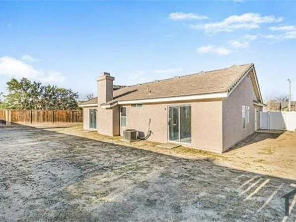 43214 Vineyard Dr, Lancaster, CA 93535