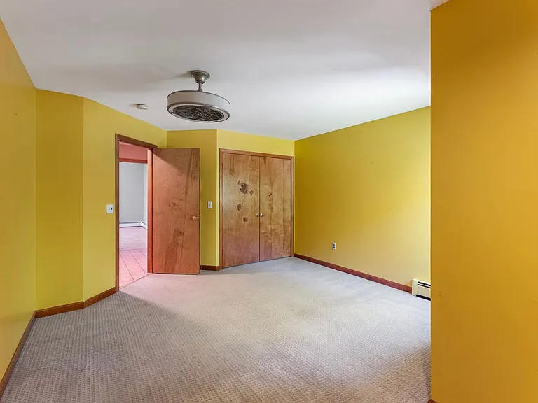 202 West Rd — Photo 27