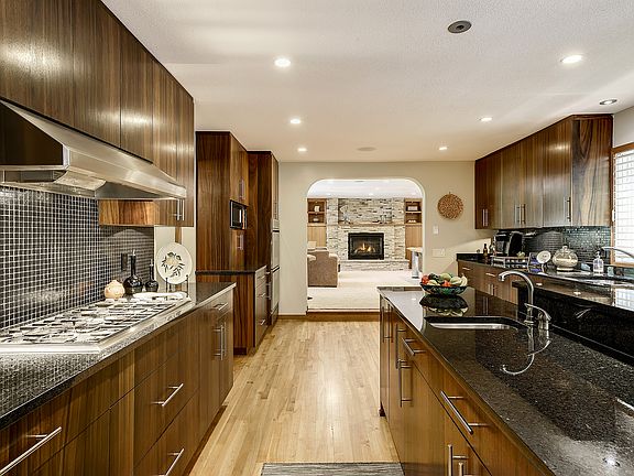 4th image of 5450 Ximines Ln N