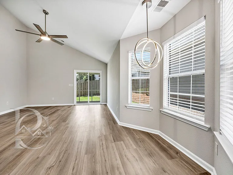 508 Lanesborough Dr — Photo 10