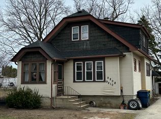 9210 S Annette Pl, Oak Creek, WI 53154