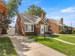 2213 N Waverly St, Dearborn, MI 48128