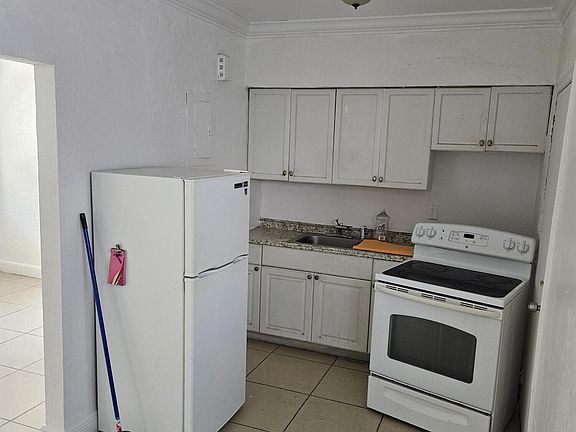 4th image of 7041 NW 6TH Avenue