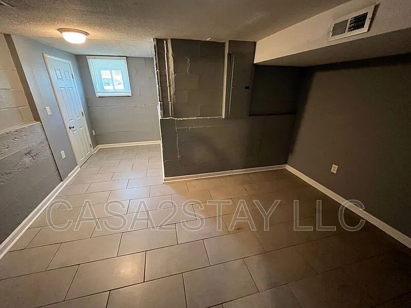 1 bed, 1.0 bath, $595 — Photo 4