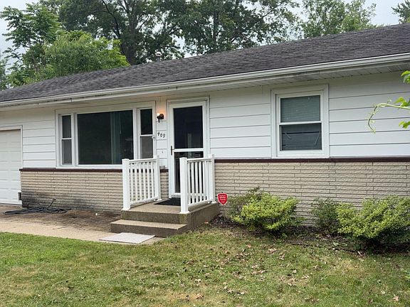 2nd image of 409 Holly Rd