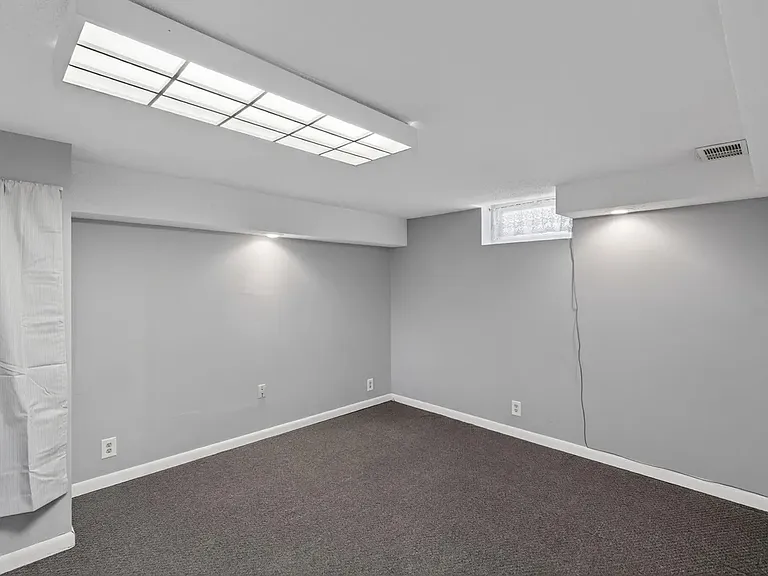 This room is being painted and will have new carpet. Updated pictures to come.
