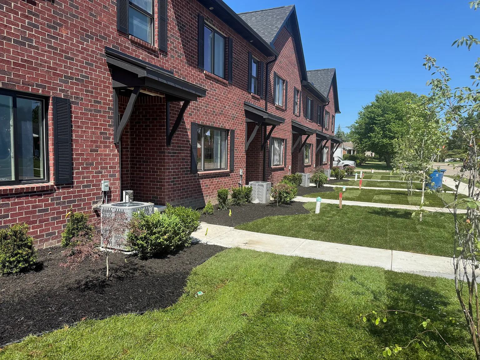 2 bed, 1.5 bath, 1150 sqft, $1,900 — Photo 3