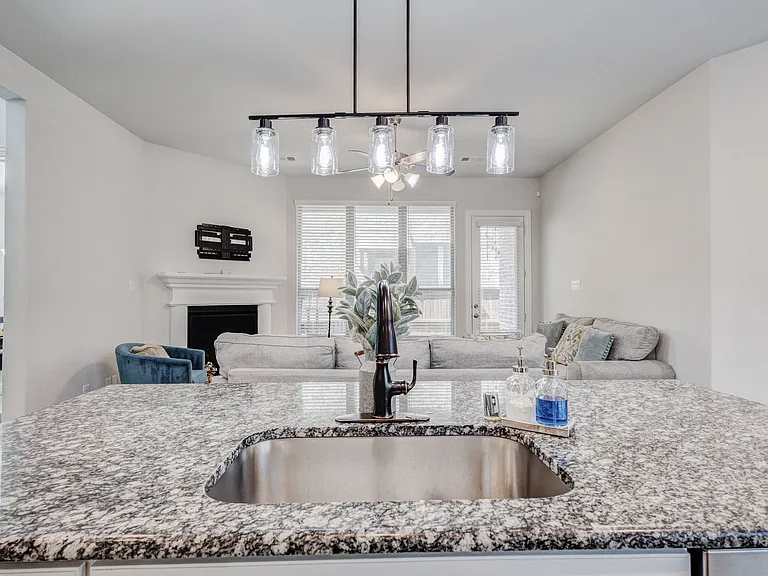 4248 Del Rey Ave — Photo 18