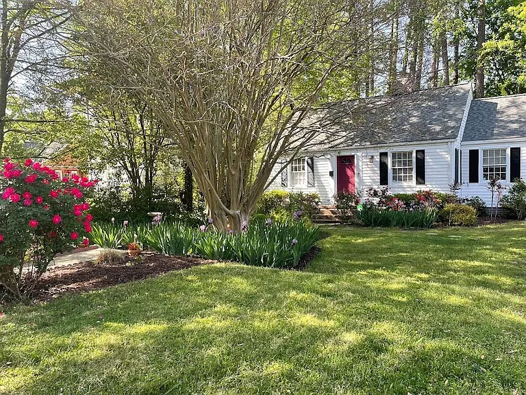 1802 Sunset Ave — Photo 2