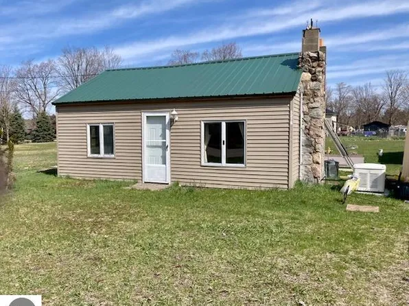 5376 Mill St SW, South Boardman, MI 49680